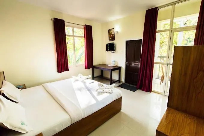 Hotel Eden Holidays Riverside Inn Ev Munnar